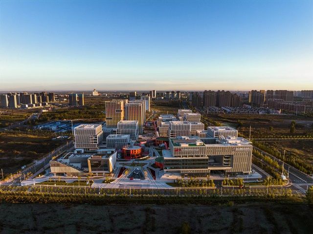 打造北方“深圳湾”！中建八局装饰工程有限公司参建的深哈产业园科创总部迎来企业陆续入驻米乐M6 米乐(图4)