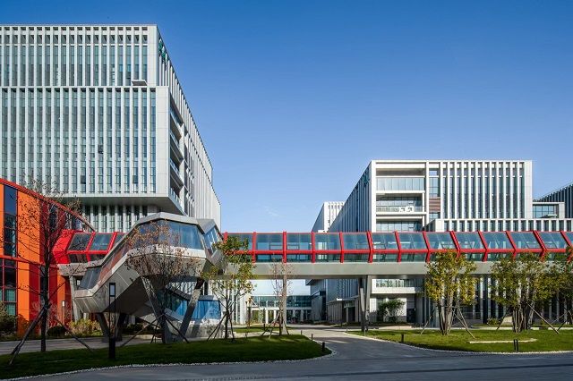打造北方“深圳湾”！中建八局装饰工程有限公司参建的深哈产业园科创总部迎来企业陆续入驻米乐M6 米乐(图7)