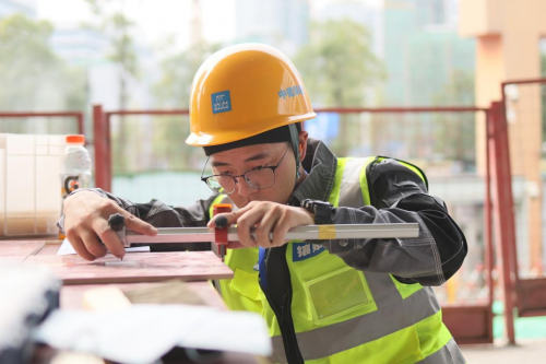 2023年四川省职工职业技能大赛-建筑装饰装修镶贴工竞赛成都基层选拔赛成功举办米乐 M6米乐(图5)