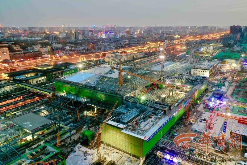 西安火车站改扩建工程进入装饰装修阶段 近千名人员“三班倒”工作(图1)