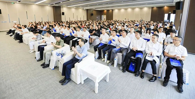 高标准提质 低成本创优——江苏省装饰装修工程创优交流观摩暨中国建筑工程装饰奖复查迎检工作会议在南京召开(图3)