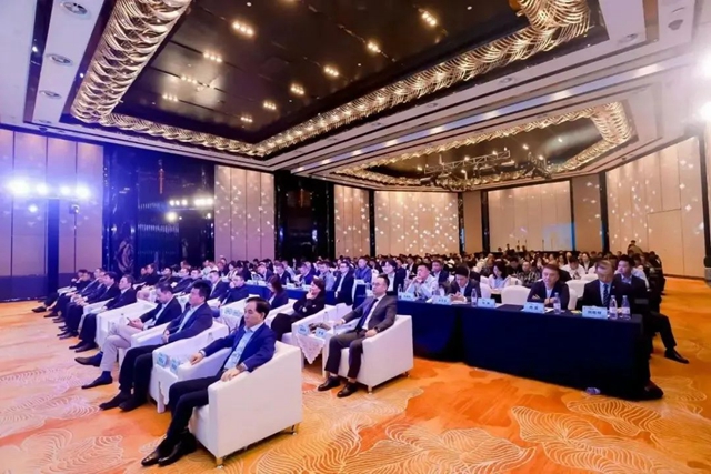 聚势新起点 乘势谱新篇——中国建筑装饰协会公共建筑装饰工程分会成立大会暨“坚定信心 合聚发展”企业家论坛成功举行(图2)